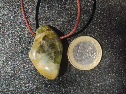 Granat grün (Grossular) - Edelstein Kette HIPPIE GOA Boho Ethno Natur Heilstein Rarität Kristalle Schmuck Anhänger Natur Stein Geschenk - Art of Nature Berlin