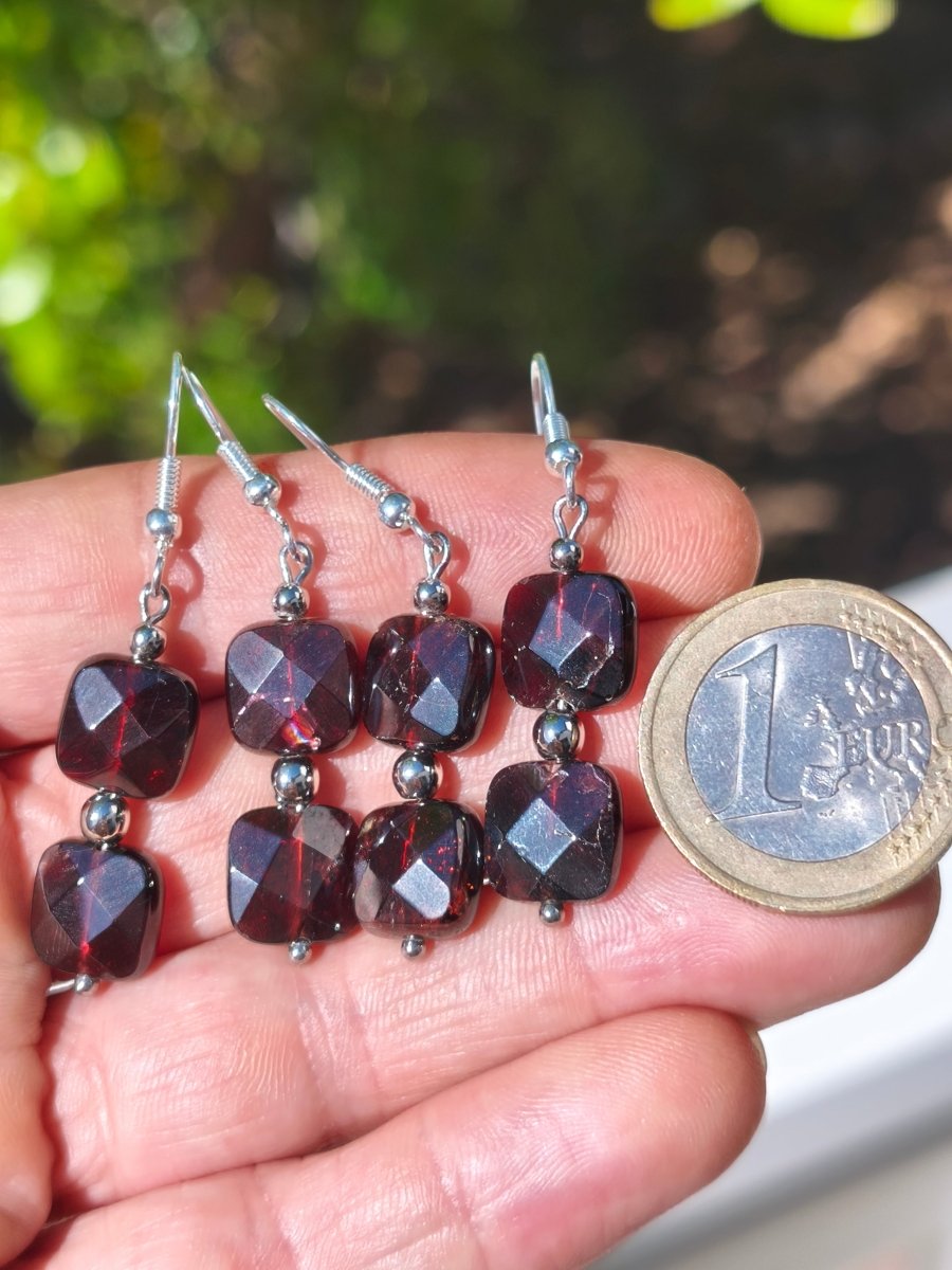 Granat Ohrringe aus Vintage Perlen 90er facettiert quadratisch 10mm rot echter Granat Silber Heilstein Rarität Schmuck Frau Sie Geschenk - Art of Nature Berlin