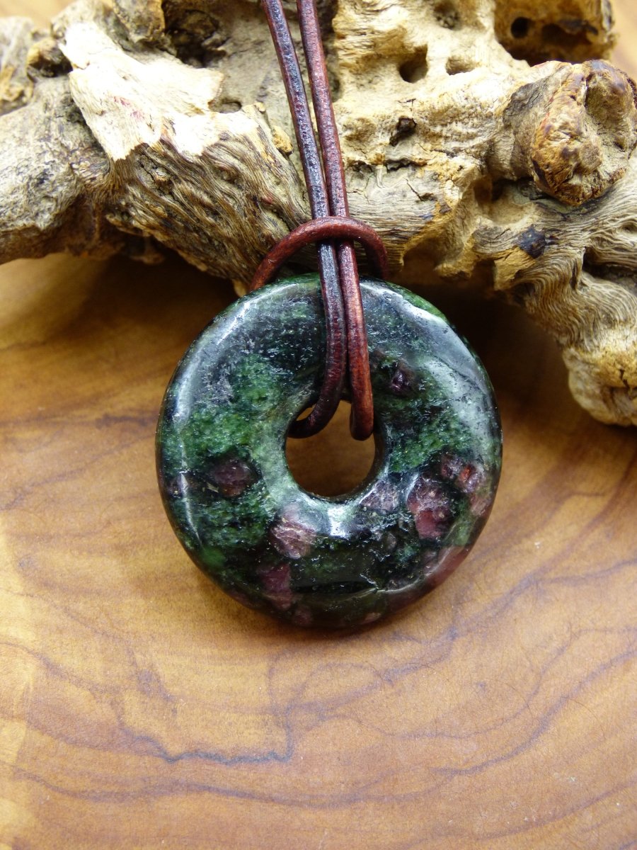 Granat - Pyroxenit 30mm *Rarität* ~ Donut ~ Edelstein Kette ~HIPPIE ~GOA ~Boho ~Tibet ~Ethno ~Nature ~Donut ~Schutzsymbol ~Heilstein - Art of Nature Berlin