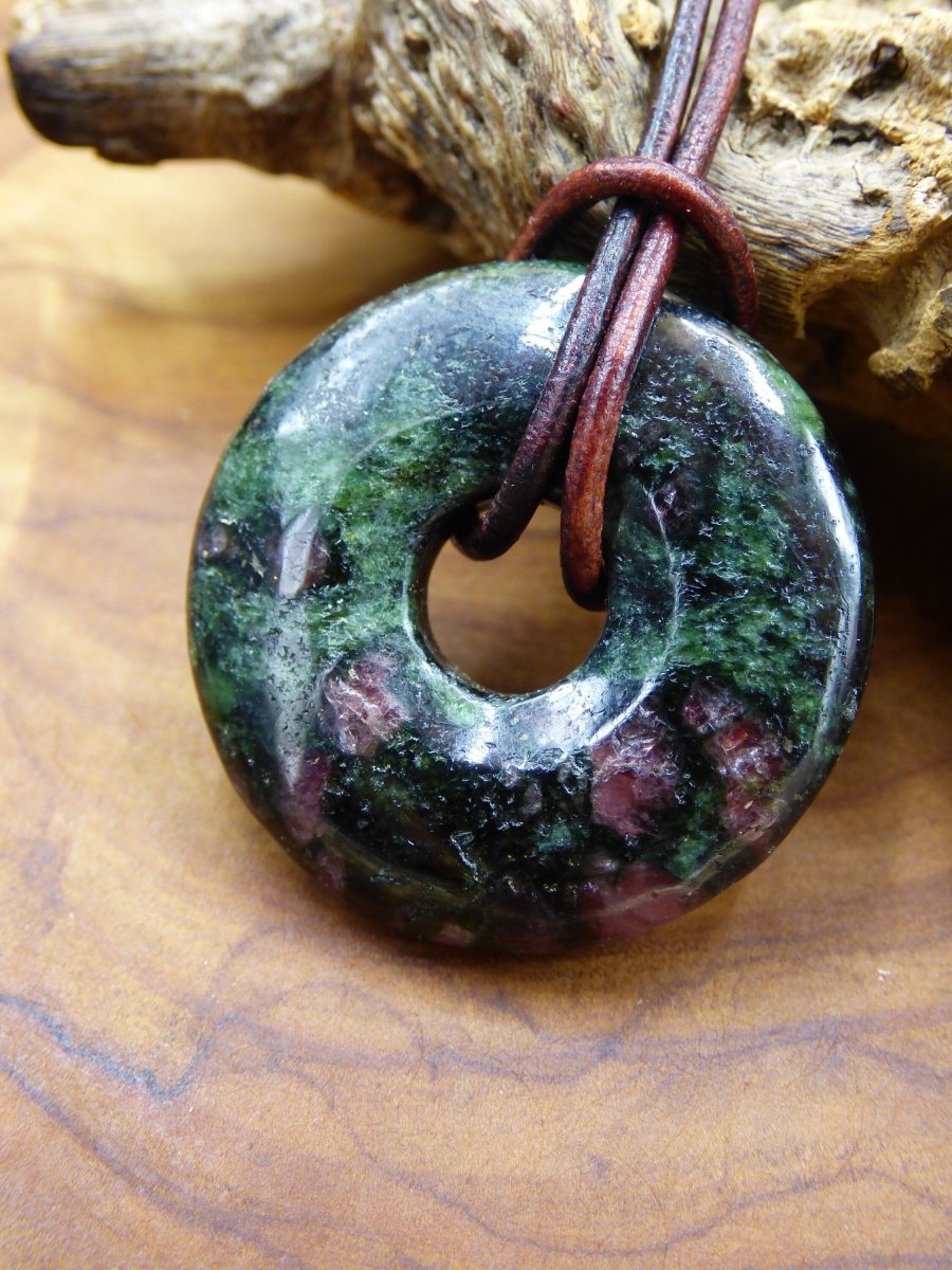 Granat - Pyroxenit 30mm *Rarität* ~ Donut ~ Edelstein Kette ~HIPPIE ~GOA ~Boho ~Tibet ~Ethno ~Nature ~Donut ~Schutzsymbol ~Heilstein - Art of Nature Berlin