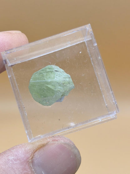 Grüner Diopsid Rohkristall aus Tansania – Natürliche Mineralkristalle – 4 Unikate zur Wahl roh Mineralien Kristalle Stufe Geschenk - Art of Nature Berlin
