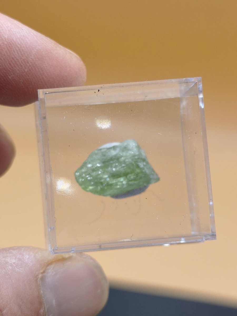 Grüner Diopsid Rohkristall aus Tansania – Natürliche Mineralkristalle – 4 Unikate zur Wahl roh Mineralien Kristalle Stufe Geschenk - Art of Nature Berlin