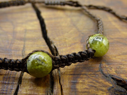 Grüner Granat Grossular ~ Edelstein Makramee Armband ~ GOA ~ Hippie ~Boho ~Ethno ~Indie ~Nature ~Heilstein - Art of Nature Berlin