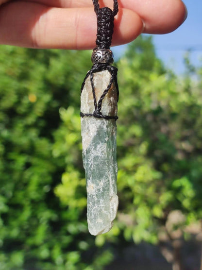 grüner Kyanit / Cyanit / Disthen / Sapparit ~ Makramee Edelstein Kette ~HIPPIE ~GOA ~Boho ~Ethno ~Nature ~Heilstein ~Auge - Art of Nature Berlin