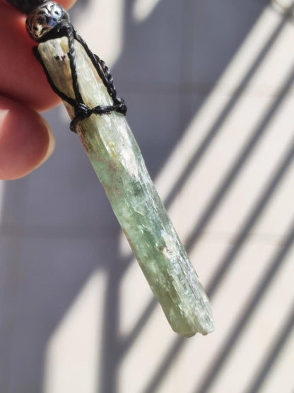 grüner Kyanit / Cyanit / Disthen / Sapparit ~ Makramee Edelstein Kette ~HIPPIE ~GOA ~Boho ~Ethno ~Nature ~Heilstein ~Auge - Art of Nature Berlin