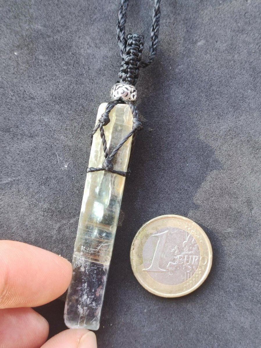 grüner Kyanit / Cyanit / Disthen / Sapparit - Makramee Edelstein Kette Natur grün Schutz Heilstein Kristall Mann Frau Er Sie Geschenk Freund - Art of Nature Berlin