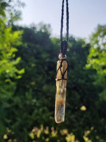 grüner Kyanit / Cyanit / Disthen / Sapparit - Makramee Edelstein Kette Natur grün Schutz Heilstein Kristall Mann Frau Er Sie Geschenk Freund - Art of Nature Berlin