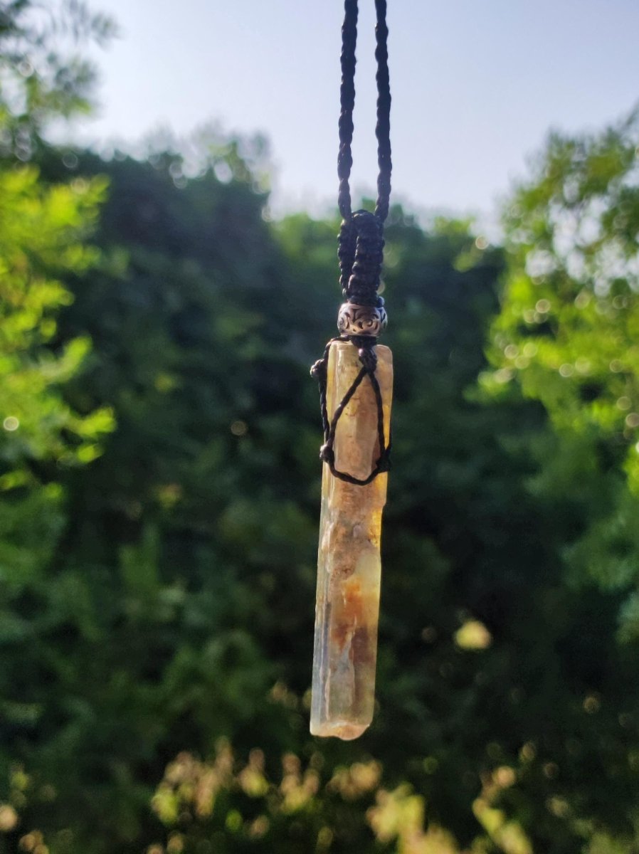 grüner Kyanit / Cyanit / Disthen / Sapparit - Makramee Edelstein Kette Natur grün Schutz Heilstein Kristall Mann Frau Er Sie Geschenk Freund - Art of Nature Berlin