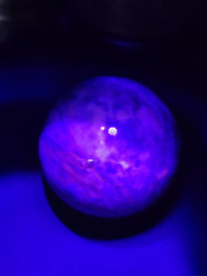 Hackmanit AAA *Rarität Edelstein Kugel Deko Sphere Kristall Haus Wohnen Meditation Heilstein Frau Mann Geschenk Er Sie Energie Kraft Sammler - Art of Nature Berlin