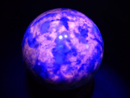 Hackmanit AAA *Rarität Edelstein Kugel Deko Sphere Kristall Haus Wohnen Meditation Heilstein Frau Mann Geschenk Er Sie Energie Kraft Sammler - Art of Nature Berlin