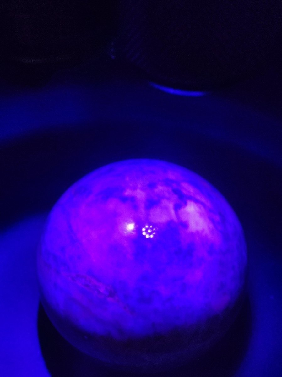 Hackmanit AAA *Rarität Edelstein Kugel Deko Sphere Kristall Haus Wohnen Meditation Heilstein Frau Mann Geschenk Er Sie Energie Kraft Sammler - Art of Nature Berlin