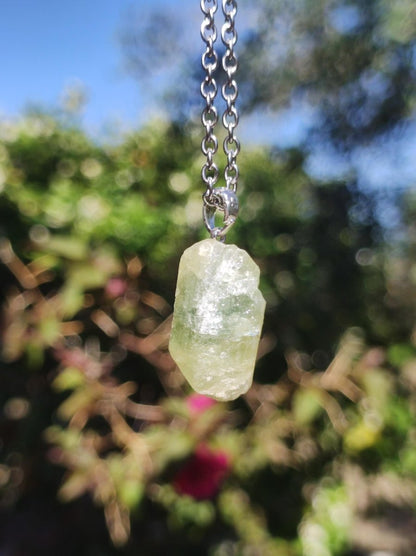 Heliodor (grüner Beryll / Aquamarin) roh 925 Sterling Silber Edelstein Kette Rarität Heilstein Kristall Anhänger Mann Frau Er Sie Geschenk - Art of Nature Berlin