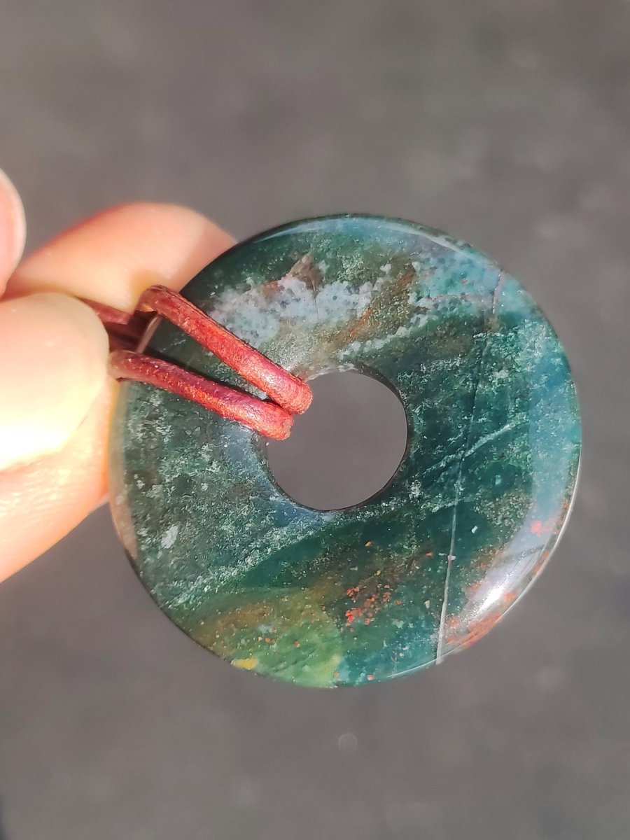 Heliotrop - Donut 30mm Edelstein Kette rund Heilstein Schutzsymbol Mann Frau Kind Glück HIPPIE GOA Boho Tibet Ethno Natur Rarität Geschenk - Art of Nature Berlin