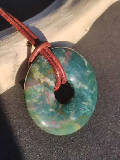 Heliotrop - Donut 30mm Edelstein Kette rund Heilstein Schutzsymbol Mann Frau Kind Glück HIPPIE GOA Boho Tibet Ethno Natur Rarität Geschenk - Art of Nature Berlin