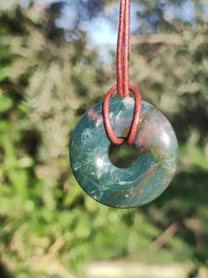 Heliotrop - Donut 30mm Edelstein Kette rund Heilstein Schutzsymbol Mann Frau Kind Glück HIPPIE GOA Boho Tibet Ethno Natur Rarität Geschenk - Art of Nature Berlin