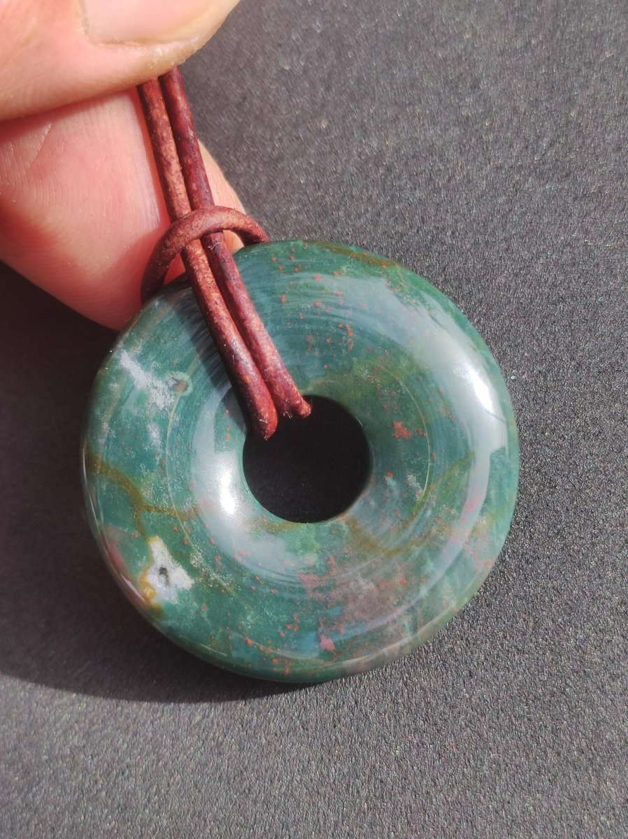Heliotrop - Donut 30mm Edelstein Kette rund Heilstein Schutzsymbol Mann Frau Kind Glück HIPPIE GOA Boho Tibet Ethno Natur Rarität Geschenk - Art of Nature Berlin