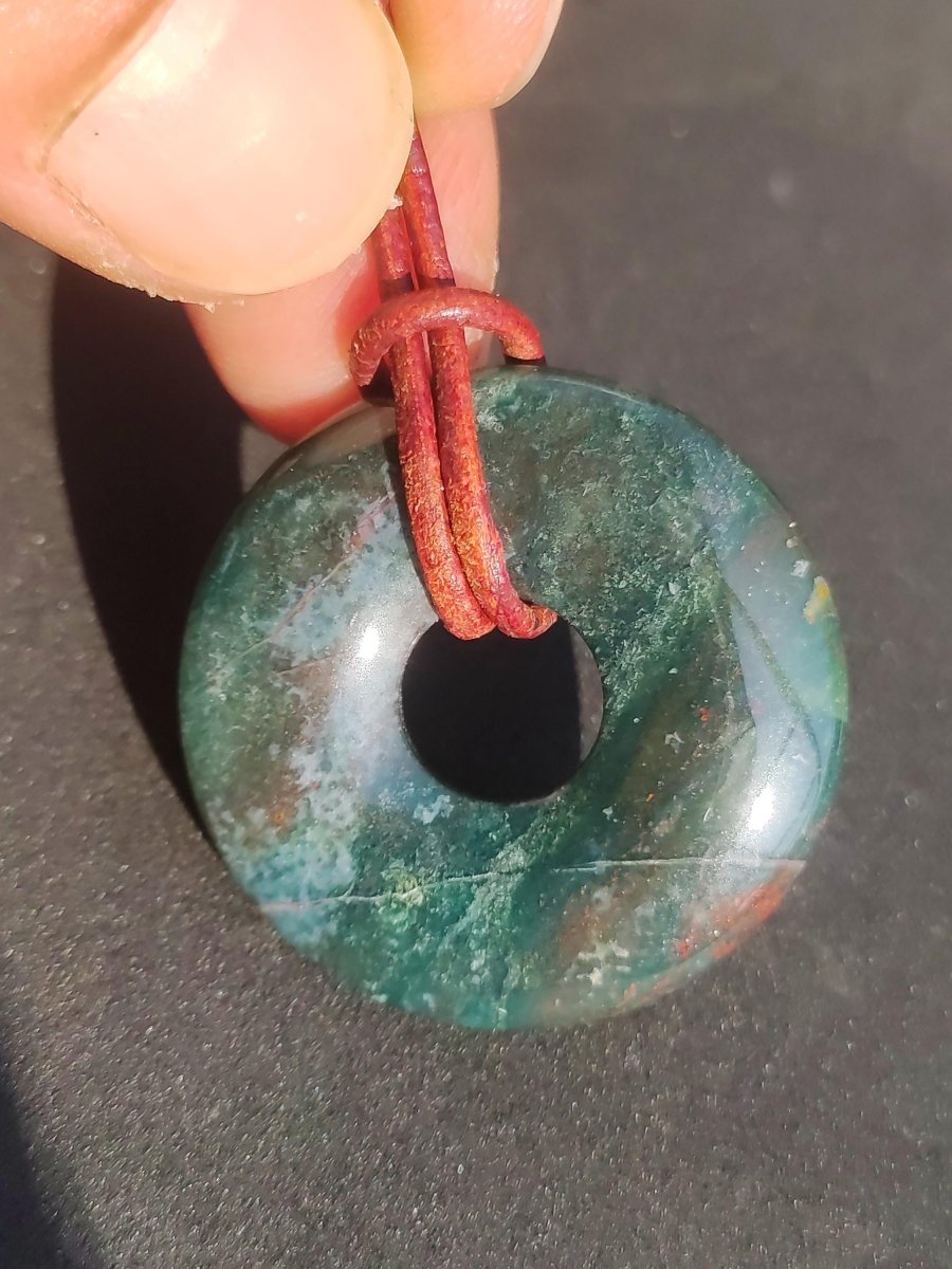 Heliotrop - Donut 30mm Edelstein Kette rund Heilstein Schutzsymbol Mann Frau Kind Glück HIPPIE GOA Boho Tibet Ethno Natur Rarität Geschenk - Art of Nature Berlin