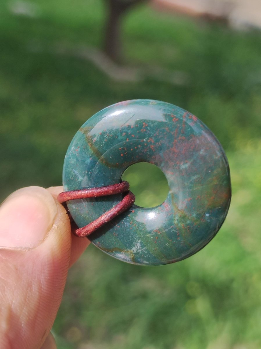 Heliotrop - Donut 30mm Edelstein Kette rund Heilstein Schutzsymbol Mann Frau Kind Glück HIPPIE GOA Boho Tibet Ethno Natur Rarität Geschenk - Art of Nature Berlin