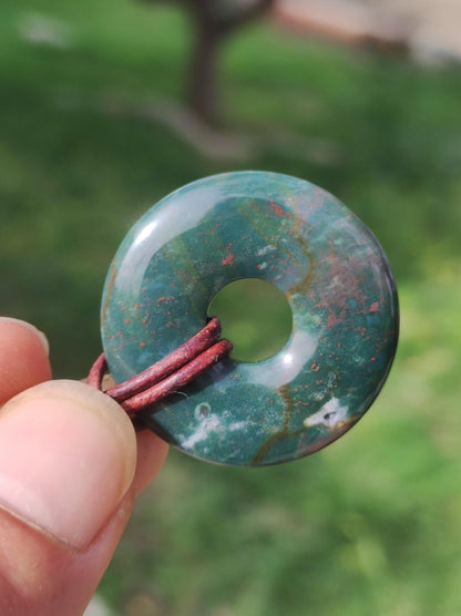 Heliotrop - Donut 30mm Edelstein Kette rund Heilstein Schutzsymbol Mann Frau Kind Glück HIPPIE GOA Boho Tibet Ethno Natur Rarität Geschenk - Art of Nature Berlin