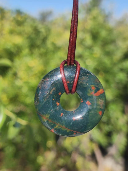 Heliotrop - Donut 30mm Edelstein Kette rund Heilstein Schutzsymbol Mann Frau Kind Glück HIPPIE GOA Boho Tibet Ethno Natur Rarität Geschenk - Art of Nature Berlin