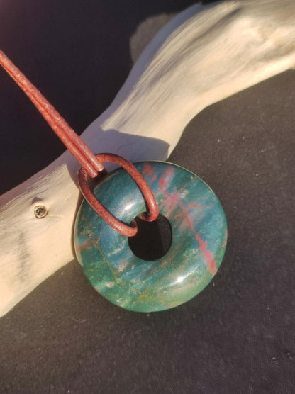 Heliotrop - Donut 30mm Edelstein Kette rund Heilstein Schutzsymbol Mann Frau Kind Glück HIPPIE GOA Boho Tibet Ethno Natur Rarität Geschenk - Art of Nature Berlin