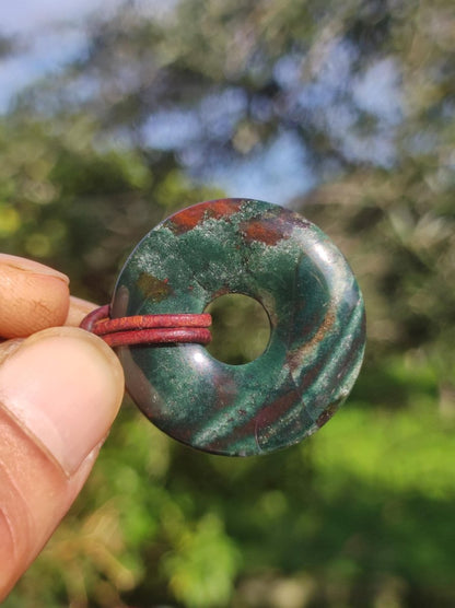 Heliotrop - Donut 30mm Edelstein Kette rund Heilstein Schutzsymbol Mann Frau Kind Glück HIPPIE GOA Boho Tibet Ethno Natur Rarität Geschenk - Art of Nature Berlin