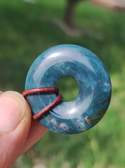 Heliotrop - Donut 30mm Edelstein Kette rund Heilstein Schutzsymbol Mann Frau Kind Glück HIPPIE GOA Boho Tibet Ethno Natur Rarität Geschenk - Art of Nature Berlin