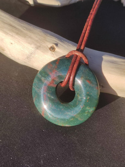Heliotrop - Donut 30mm Edelstein Kette rund Heilstein Schutzsymbol Mann Frau Kind Glück HIPPIE GOA Boho Tibet Ethno Natur Rarität Geschenk - Art of Nature Berlin