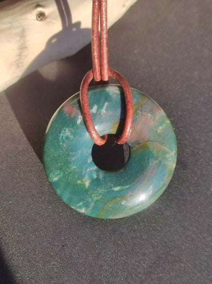 Heliotrop - Donut 30mm Edelstein Kette rund Heilstein Schutzsymbol Mann Frau Kind Glück HIPPIE GOA Boho Tibet Ethno Natur Rarität Geschenk - Art of Nature Berlin