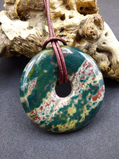 Heliotrop - Donut 40mm Edelstein Kette rund Heilstein Schutzsymbol Mann Frau Kind Glück HIPPIE GOA Boho Tibet Ethno Natur Rarität Geschenk - Art of Nature Berlin