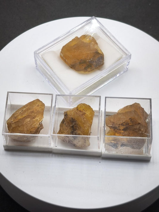 Honigopal Rohsteine aus Tansania – 4 Unikate zur Auswahl – 26–29 mm Mineralien Sammler Stufen Edelstein Deko Kristall Heilstein Geschenk - Art of Nature Berlin