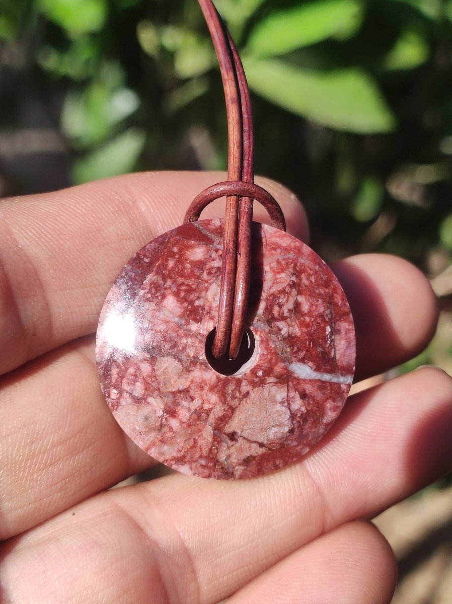 Huanucite - Roter Jaspis - Edelstein Kette rot Natur Heilstein Kristalle Schmuck Anhänger Er Sie Mann Frau Geschenk Rarität GOA Boho Ethno - Art of Nature Berlin