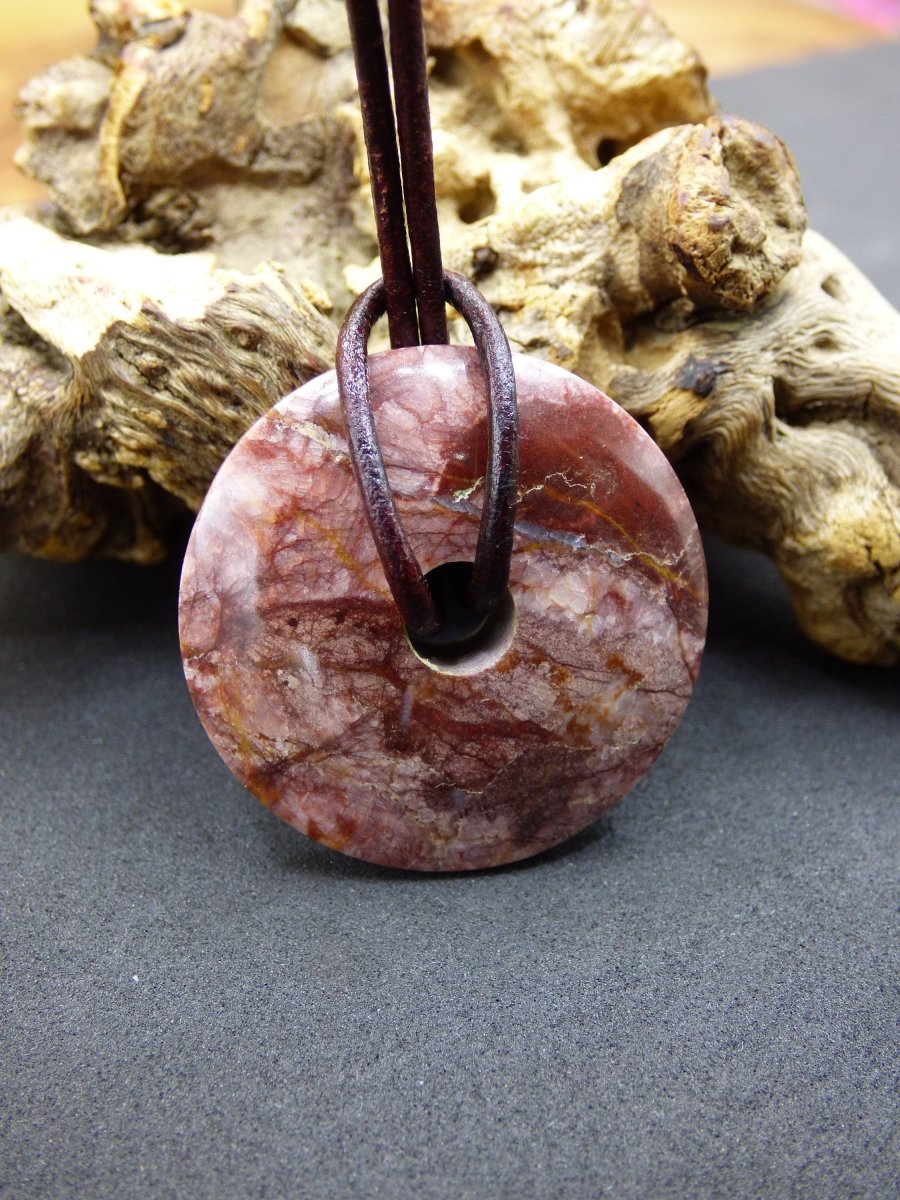 Huanucite - Roter Jaspis - Edelstein Kette rot Natur Heilstein Kristalle Schmuck Anhänger Er Sie Mann Frau Geschenk Rarität GOA Boho Ethno - Art of Nature Berlin