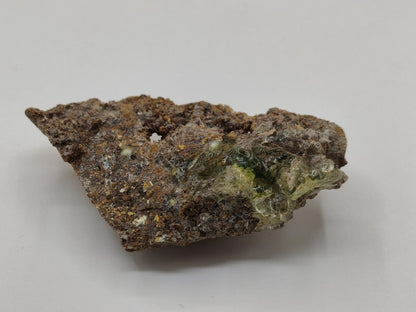 Hyalit Opal Namibia | UV aktiver Hyalit mit neongrüner Fluoreszenz | Traubige Mineralstufe Erongo| Sammler mineral Kristall Rarität - Art of Nature Berlin