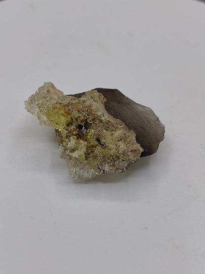 Hyalit Opal Namibia | UV aktiver Hyalit mit neongrüner Fluoreszenz | Traubige Mineralstufe Erongo| Sammler mineral Kristall Rarität - Art of Nature Berlin