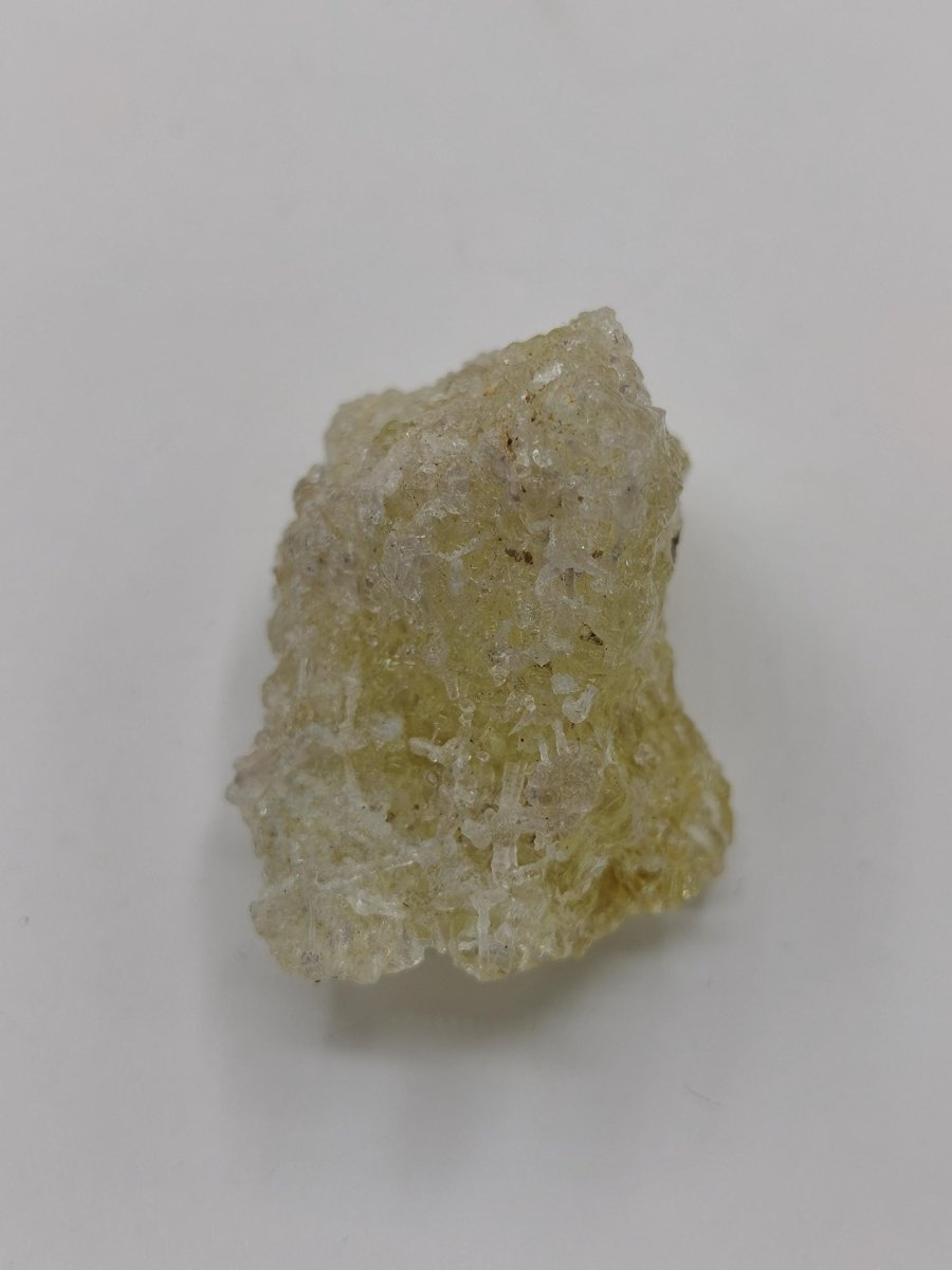 Hyalit Opal Namibia | UV aktiver Hyalit mit neongrüner Fluoreszenz | Traubige Mineralstufe Erongo| Sammler mineral Kristall Rarität - Art of Nature Berlin
