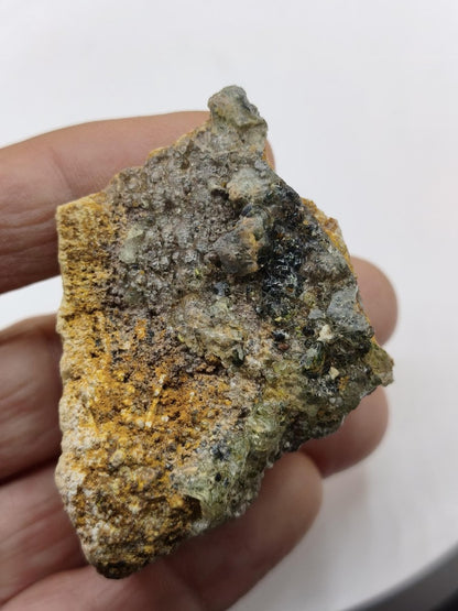 Hyalit Opal XL Namibia | UV aktiver Hyalit mit neongrüner Fluoreszenz | Traubige Mineralstufe Erongo| Sammler mineral Kristall Rarität - Art of Nature Berlin