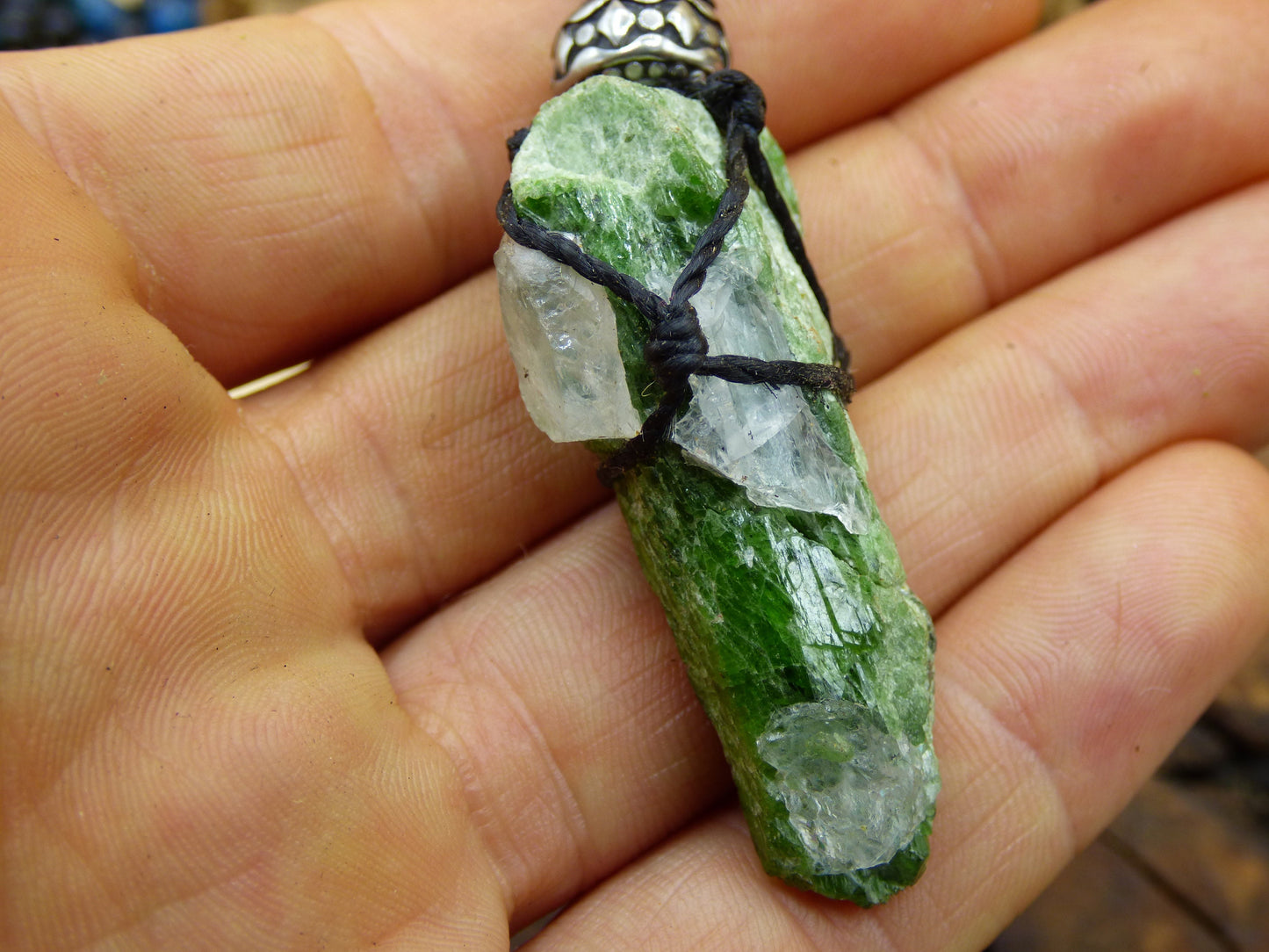 Cristal Diopside ~ Collier de pierres précieuses en macramé ~ HIPPIE ~ GOA ~ Boho ~ Ethno ~ Nature ~ Pierre de guérison ~ Oeil