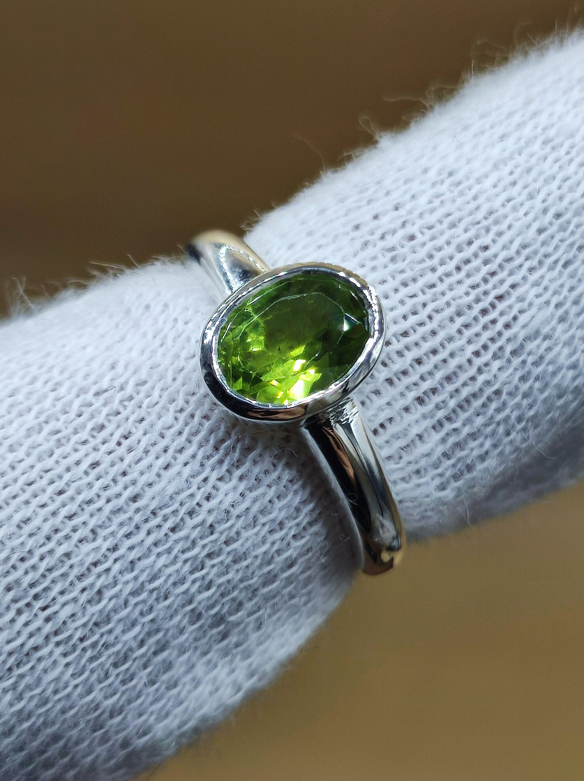 Peridot - Ring - 925 Silver Size 17 (53) - Gemstone Healing Stone Noble Energy Power Jewelry High-Quality Rarity Rare Gift Woman
