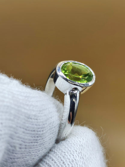Peridot - Ring - 925 Silver Size 17 (53) - Gemstone Healing Stone Noble Energy Power Jewelry High-Quality Rarity Rare Gift Woman