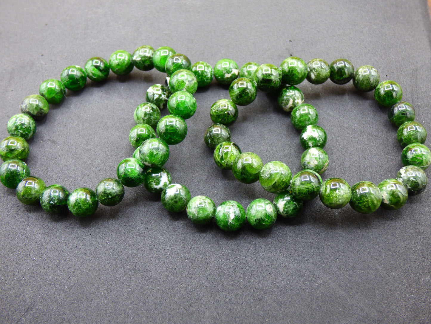 Bracelet extensible en perles de diopside, vert naturel, style hippie bohème ethnique indie, pierre de guérison naturelle, rareté magique, diopside chromé