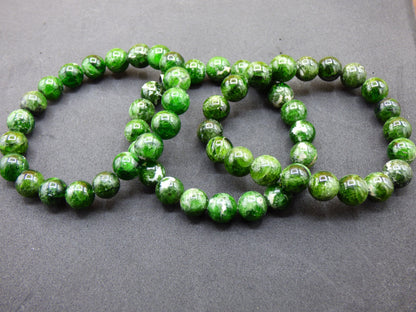 Bracelet extensible en perles de diopside, vert naturel, style hippie bohème ethnique indie, pierre de guérison naturelle, rareté magique, diopside chromé