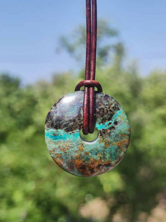 Chrysocolla Chrysocolla Donut 30mm Collier de pierres précieuses Pierre de guérison Symbole de protection Homme Femme Bonheur HIPPIE GOA Boho Tibet Ethnique Naturel Rareté Cadeau