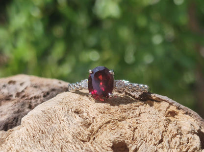 Garnet - Ring - 925 silver adjustable size - gemstone healing stone red nature precious energy power jewelry quality rarity gift woman