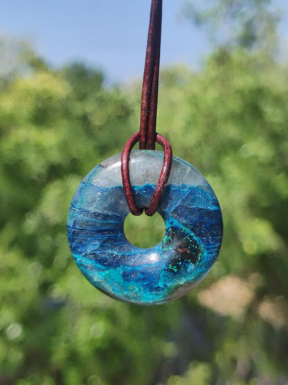 Shattuckite - Chrysocoll Donut 30mm Collier de pierres précieuses Pierre de guérison Symbole de protection Homme Femme Bonheur HIPPIE GOA Boho Tibet Ethnique Naturel Rareté Cadeau