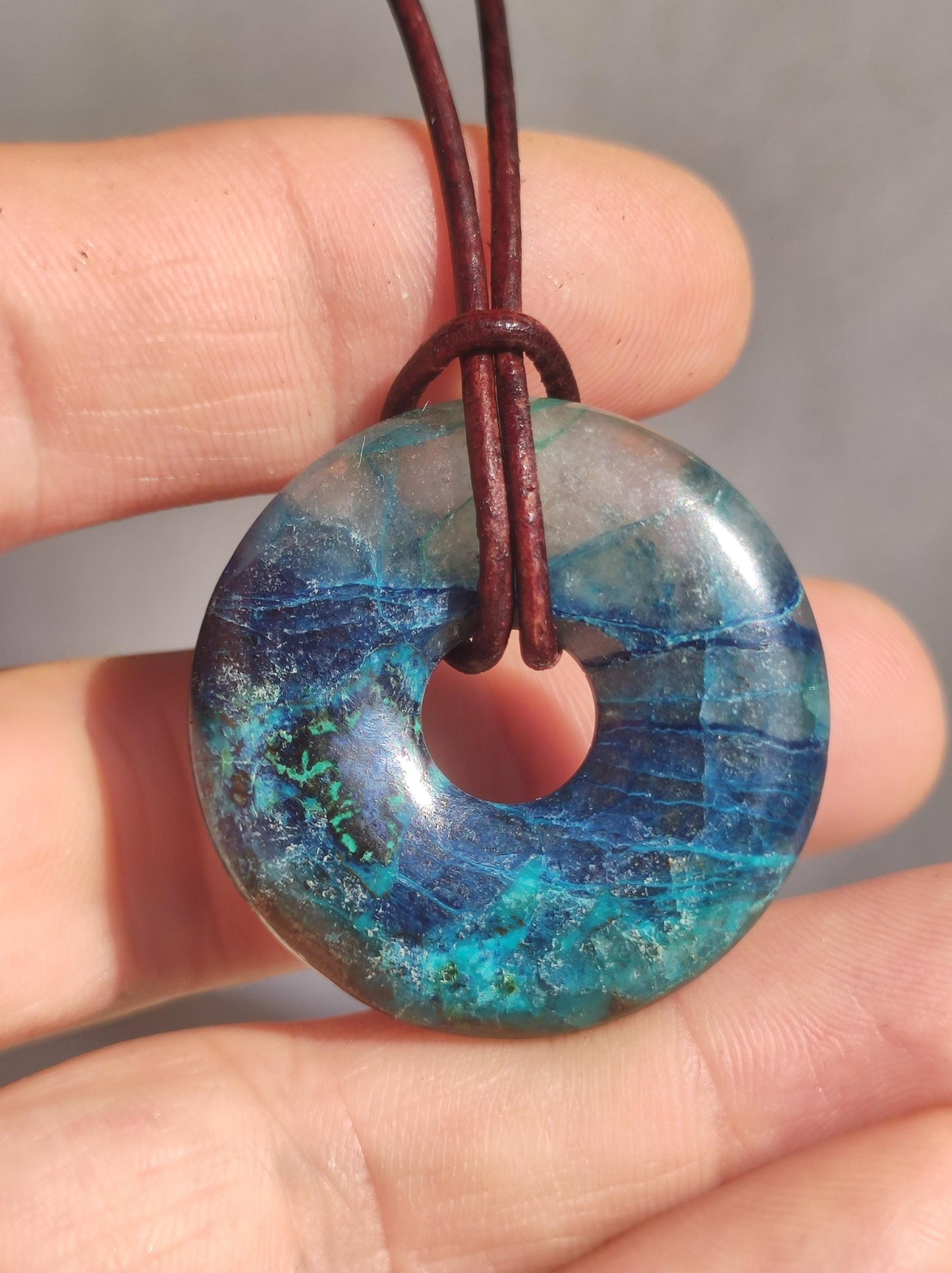 Shattuckite - Chrysocoll Donut 30mm Collier de pierres précieuses Pierre de guérison Symbole de protection Homme Femme Bonheur HIPPIE GOA Boho Tibet Ethnique Naturel Rareté Cadeau