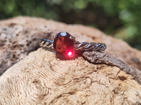 Garnet - Ring - 925 silver adjustable size - gemstone healing stone red nature precious energy power jewelry quality rarity gift woman