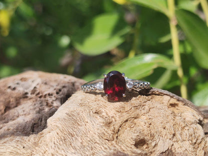 Garnet - Ring - 925 silver adjustable size - gemstone healing stone red nature precious energy power jewelry quality rarity gift woman