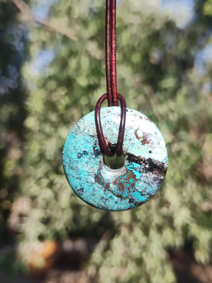 Shattuckite - Chrysocolla Donut Collier de pierres précieuses Pierre de guérison Symbole de protection Homme Femme Bonheur HIPPIE GOA Boho Tibet Ethnique Naturel Rareté Cadeau