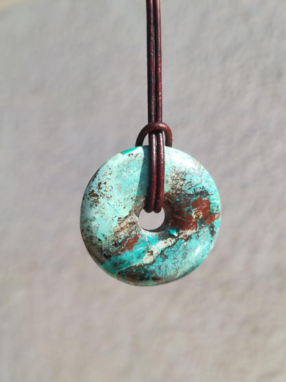 Shattuckite - Chrysocolla Donut Collier de pierres précieuses Pierre de guérison Symbole de protection Homme Femme Bonheur HIPPIE GOA Boho Tibet Ethnique Naturel Rareté Cadeau